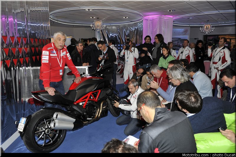 ducati_vroom_2011_0102
