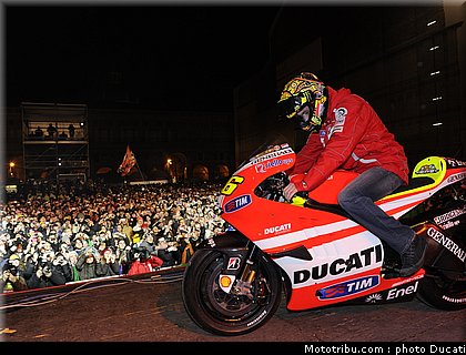 ducati_night_2011_003.JPG