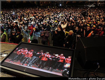 ducati_night_2011_015.JPG