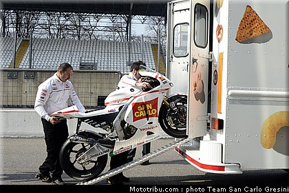 motogp_team_gresini_san_carlo_2011_011.JPG