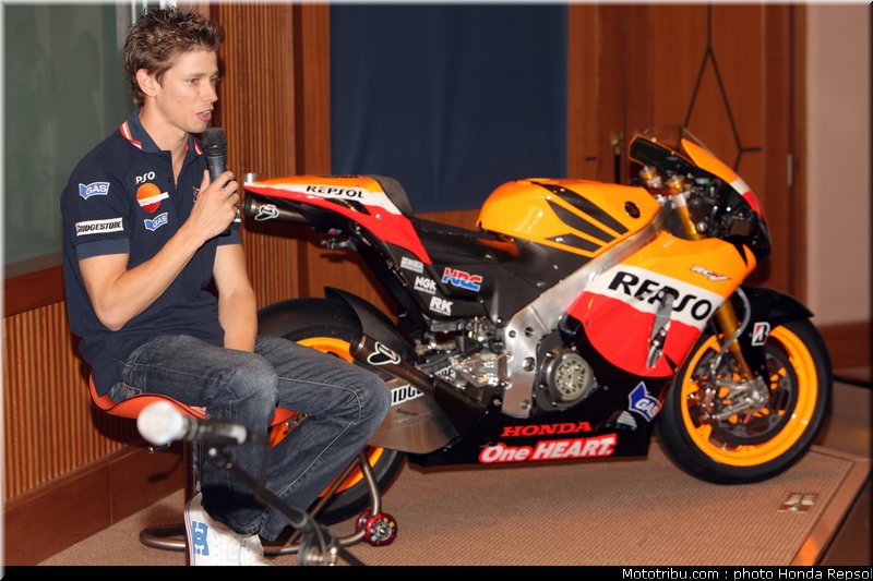 007_honda_repsol_hrc_2011_stoner_05_007