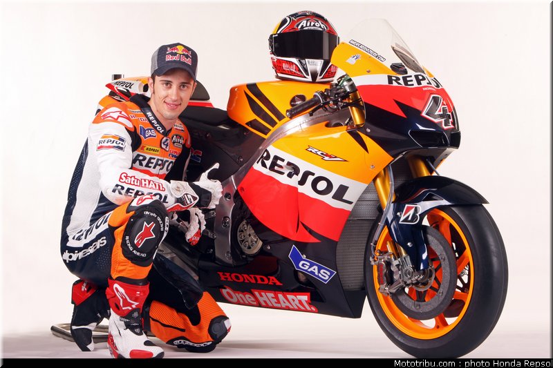 036_honda_repsol_hrc_2011_dovizioso_03_036
