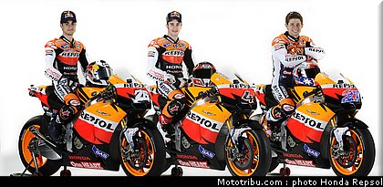 001_honda_repsol_hrc_2011_hrc_1_001.jpg