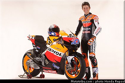 004_honda_repsol_hrc_2011_stoner_02_004.jpg