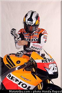 029_honda_repsol_hrc_2011_pedrosa_14_029.jpg