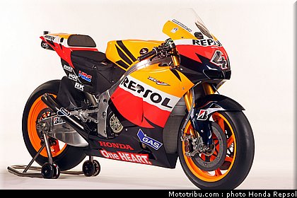 034_honda_repsol_hrc_2011_dovizioso_01_034.jpg