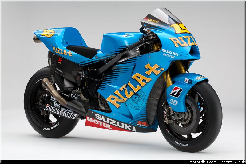 motogp_2011_team_suzuki_rizla+_006