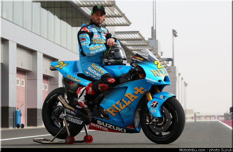 motogp_2011_team_suzuki_rizla+_013