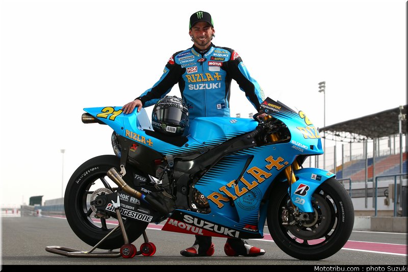 motogp_2011_team_suzuki_rizla+_014