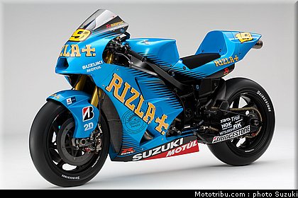 motogp_2011_team_suzuki_rizla+_001.jpg