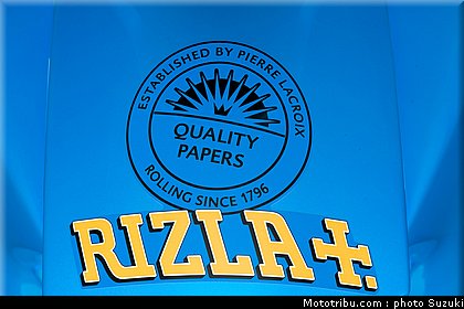 motogp_2011_team_suzuki_rizla+_002.jpg