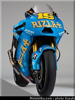 motogp_2011_team_suzuki_rizla+_003.jpg