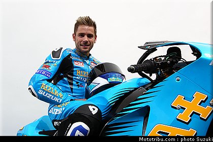 motogp_2011_team_suzuki_rizla+_009.jpg