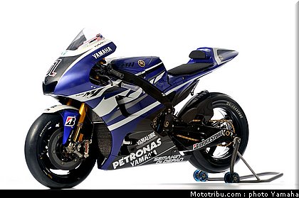 motogp_yamaha_racing_team_2011_lorenzo_002.jpg