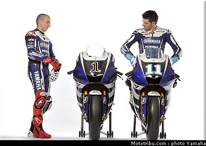 motogp_yamaha_racing_team_2011_lorenzo_spies_004.jpg