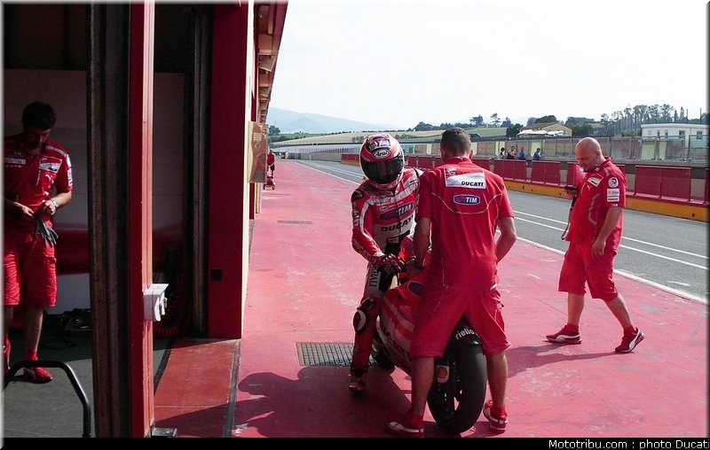 motogp_2011_hayden_mugello_test_gp12_1
