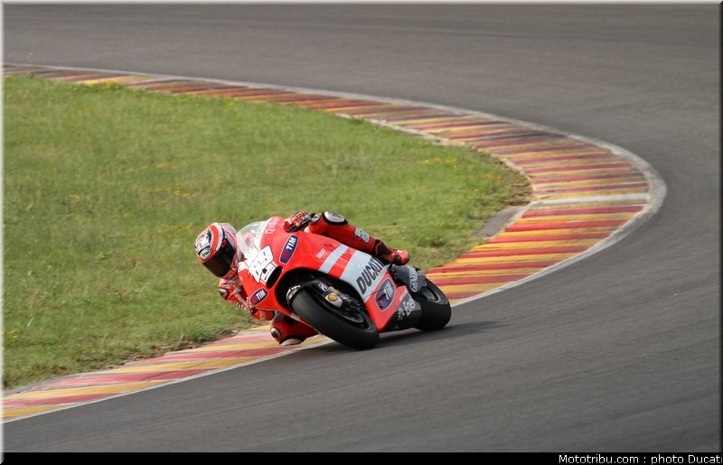 motogp_2011_hayden_mugello_test_gp12_2