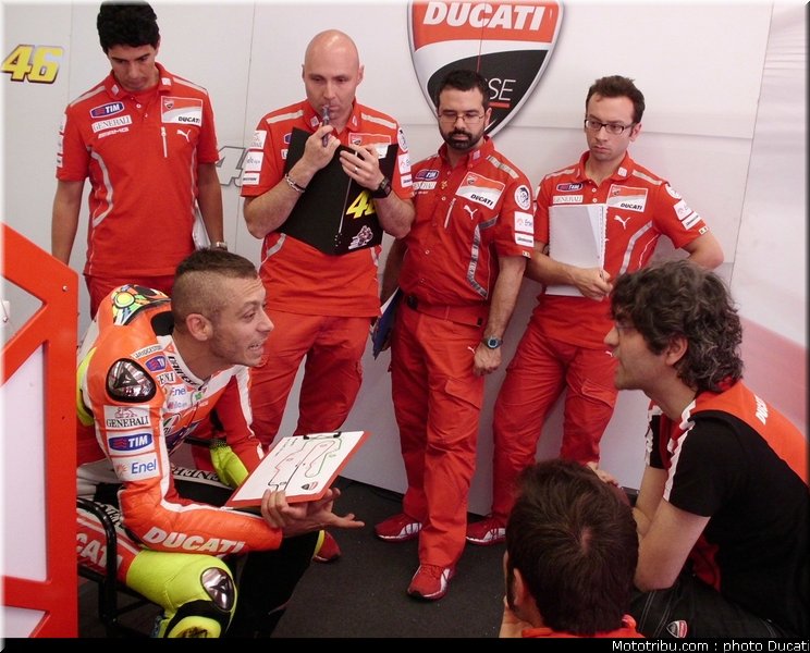 motogp_2011_rossi_mugello_test_gp12_010