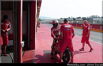 motogp_2011_hayden_mugello_test_gp12_1.jpg