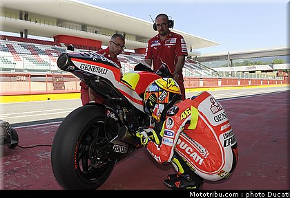 motogp_2011_rossi_mugello_test_gp12_002.JPG