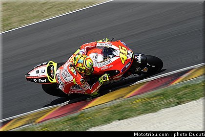 motogp_2011_rossi_mugello_test_gp12_005.JPG