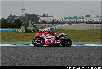 motogp_2011_test_ducati_gp12_hayden_3.jpg
