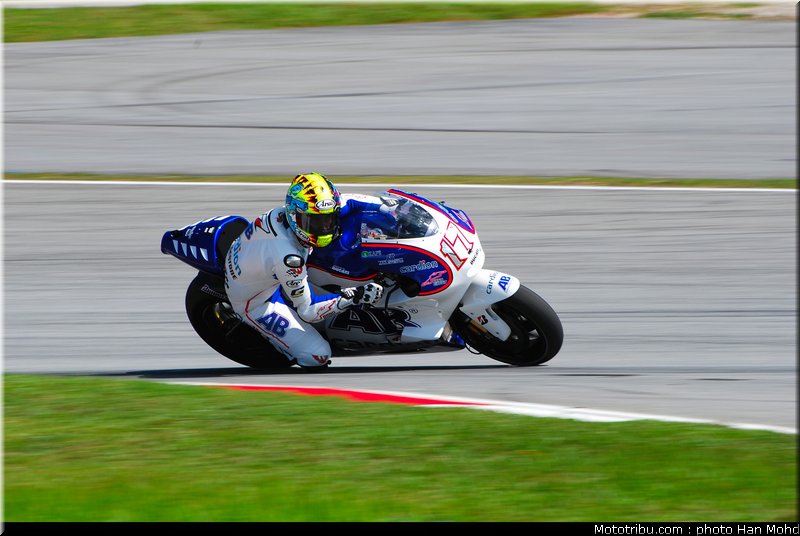 motogp_test_malaisie_2011_abraham_4