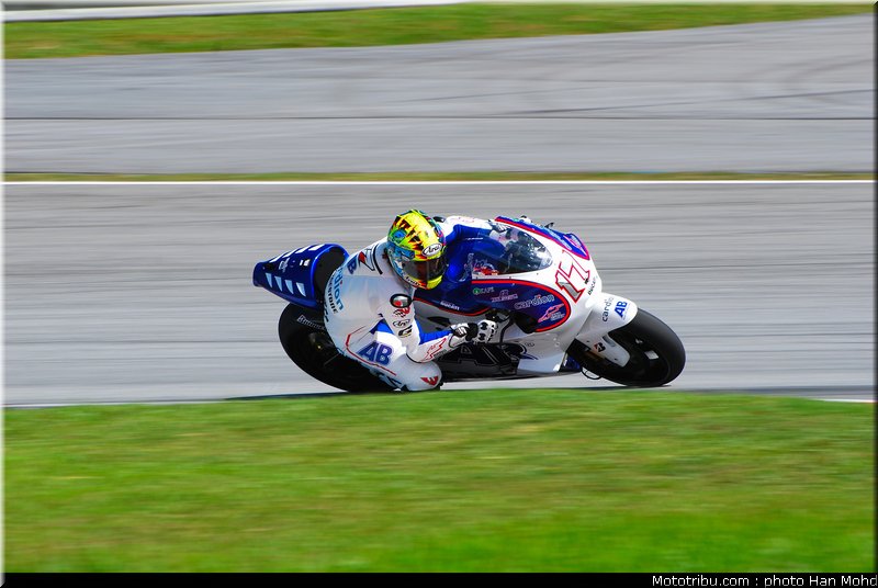 motogp_test_malaisie_2011_abraham_6
