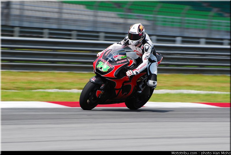 motogp_test_malaisie_2011_depuniet_01