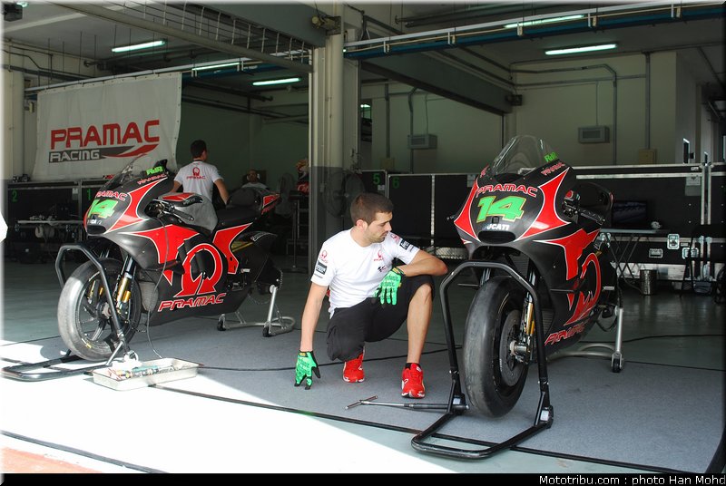 motogp_test_malaisie_2011_depuniet_02