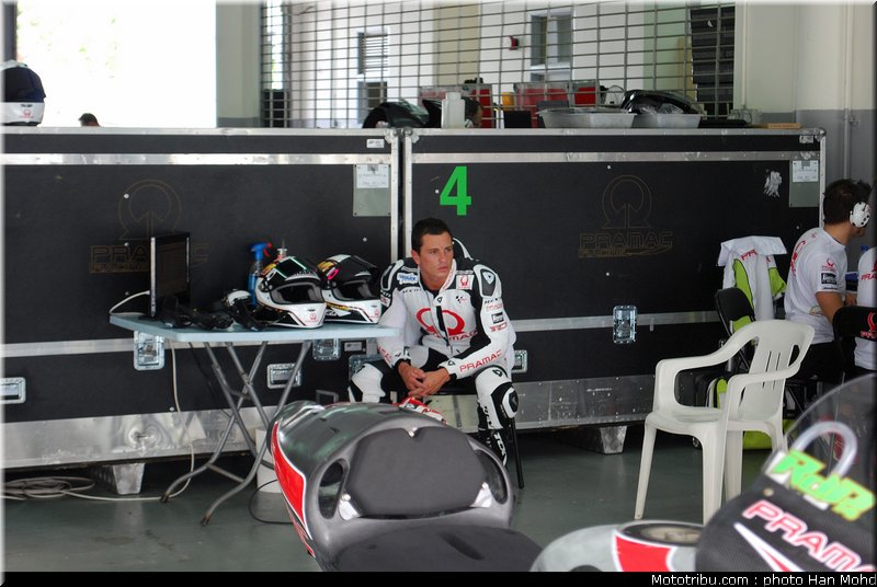 motogp_test_malaisie_2011_depuniet_15