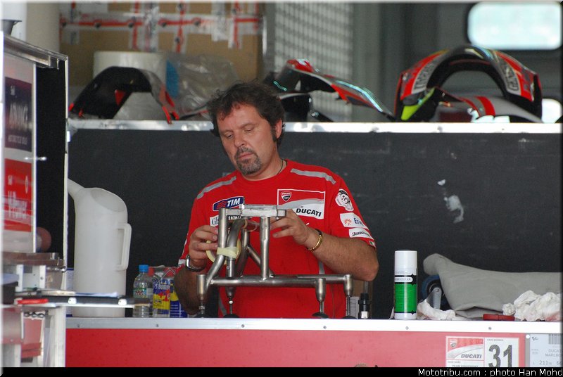 motogp_test_malaisie_2011_ducati_1