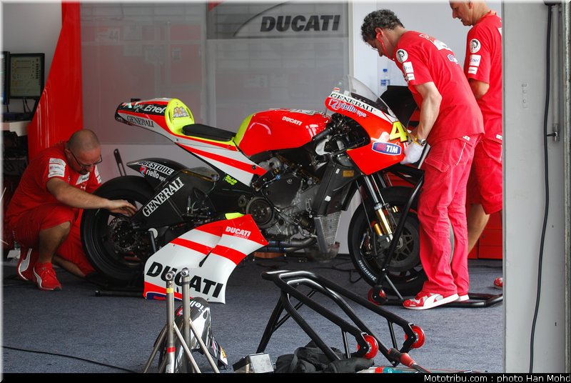 motogp_test_malaisie_2011_rossi_31