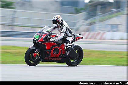 motogp_test_malaisie_2011_depuniet_08.JPG