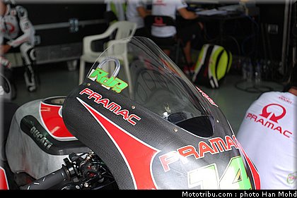 motogp_test_malaisie_2011_depuniet_14.JPG