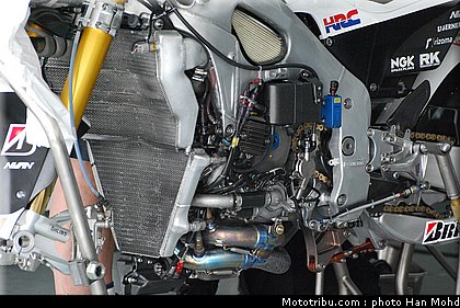 motogp_test_malaisie_2011_gresini_1.JPG