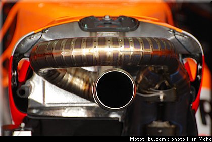 motogp_test_malaisie_2011_honda_2.JPG