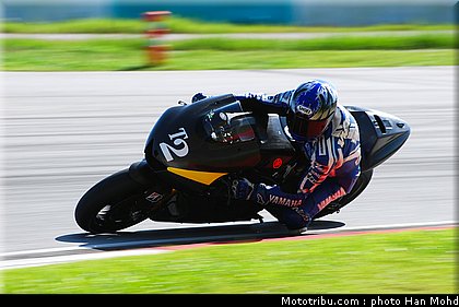 motogp_test_malaisie_2011_yamaha_2.JPG