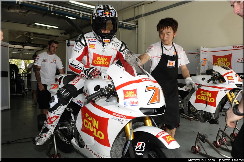 motogp_test_malaisie_2011_aoyama_33