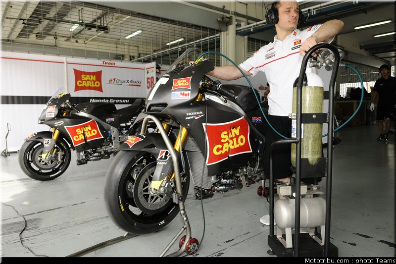 motogp_test_malaisie_2011_aoyama_38