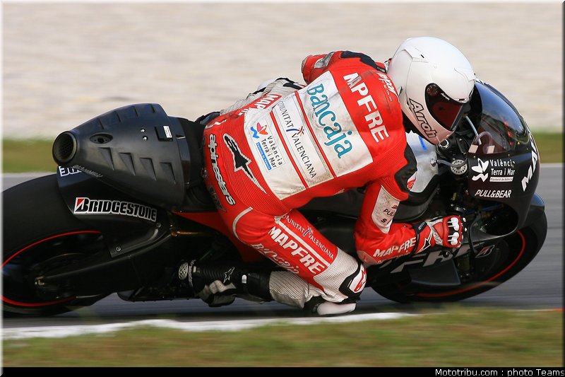 motogp_test_malaisie_2011_barbera_03