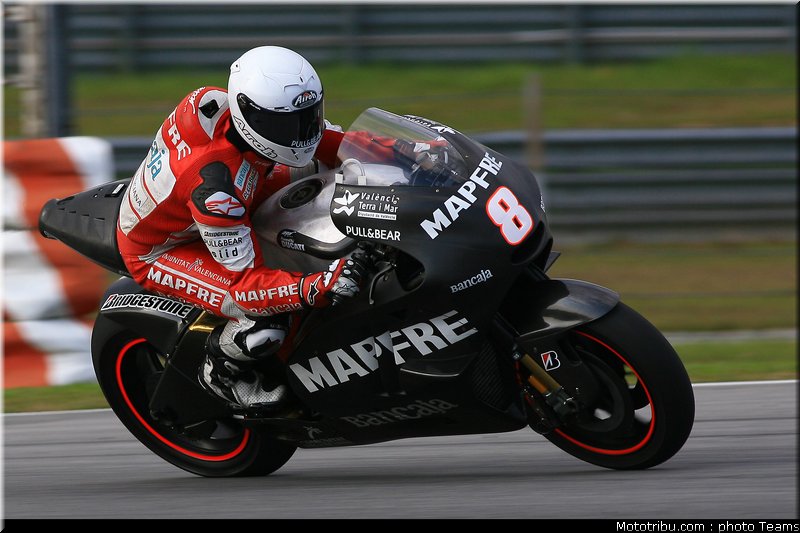 motogp_test_malaisie_2011_barbera_04