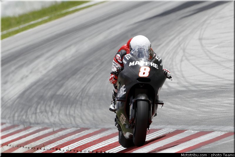 motogp_test_malaisie_2011_barbera_13