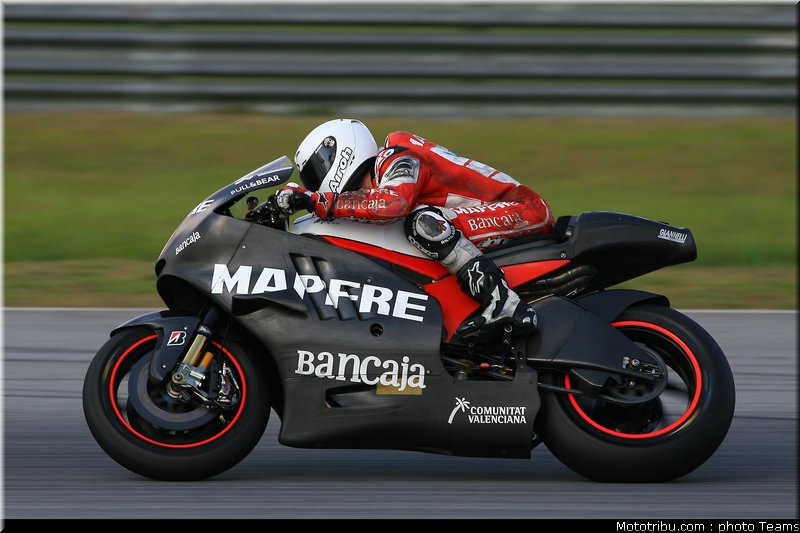 motogp_test_malaisie_2011_barbera_16
