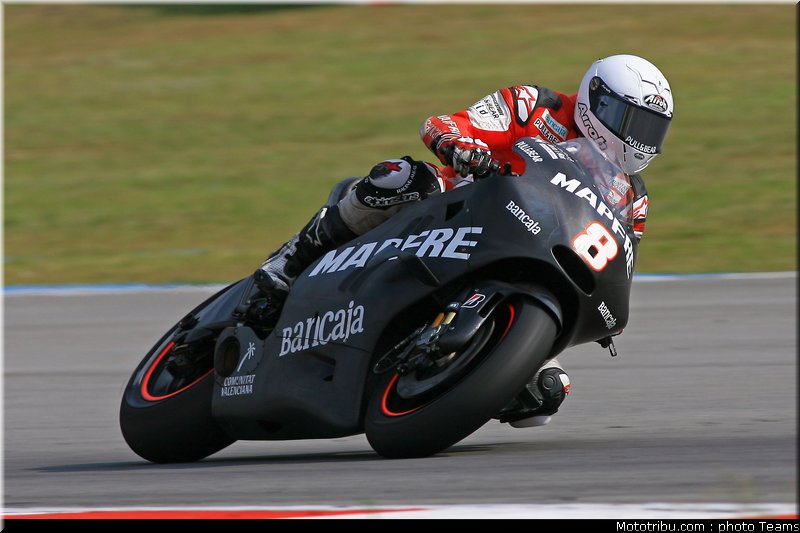 motogp_test_malaisie_2011_barbera_18