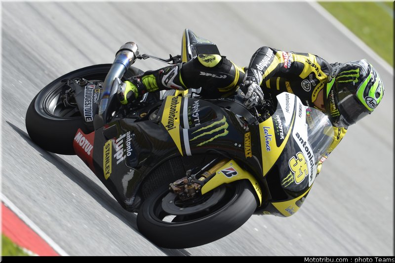 motogp_test_malaisie_2011_crutchlow_09