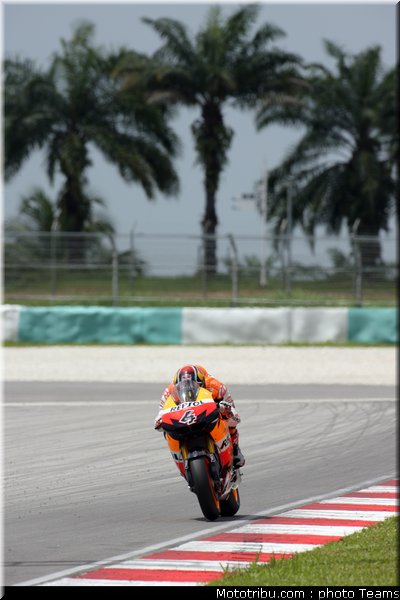 motogp_test_malaisie_2011_dovizioso_08