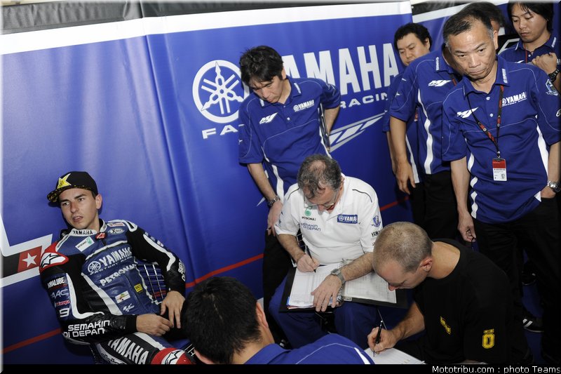 motogp_test_malaisie_2011_lorenzo_36