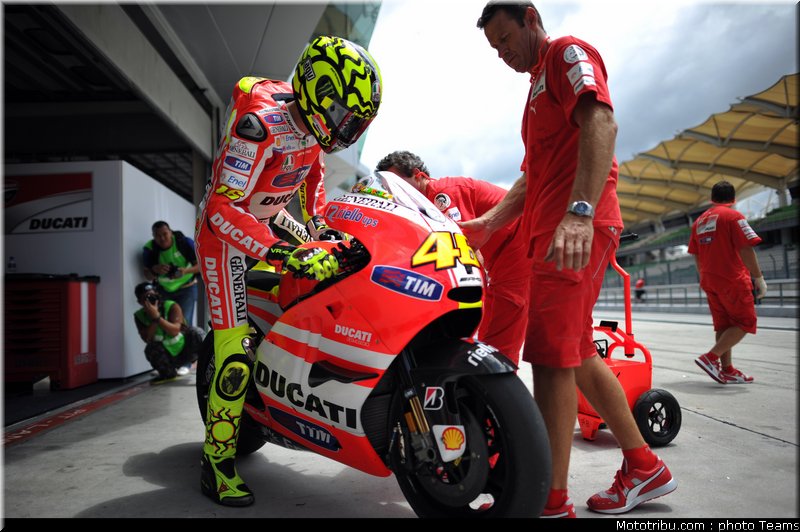motogp_test_malaisie_2011_rossi_33