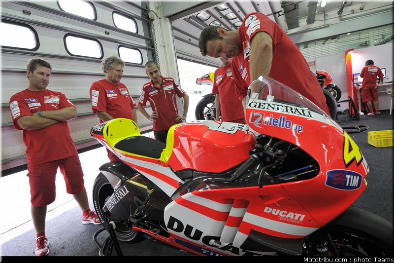motogp_test_malaisie_2011_rossi_42